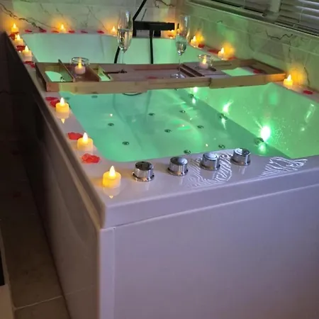 Loveroom Eclat D Emoi * Conde-sur-Noireau